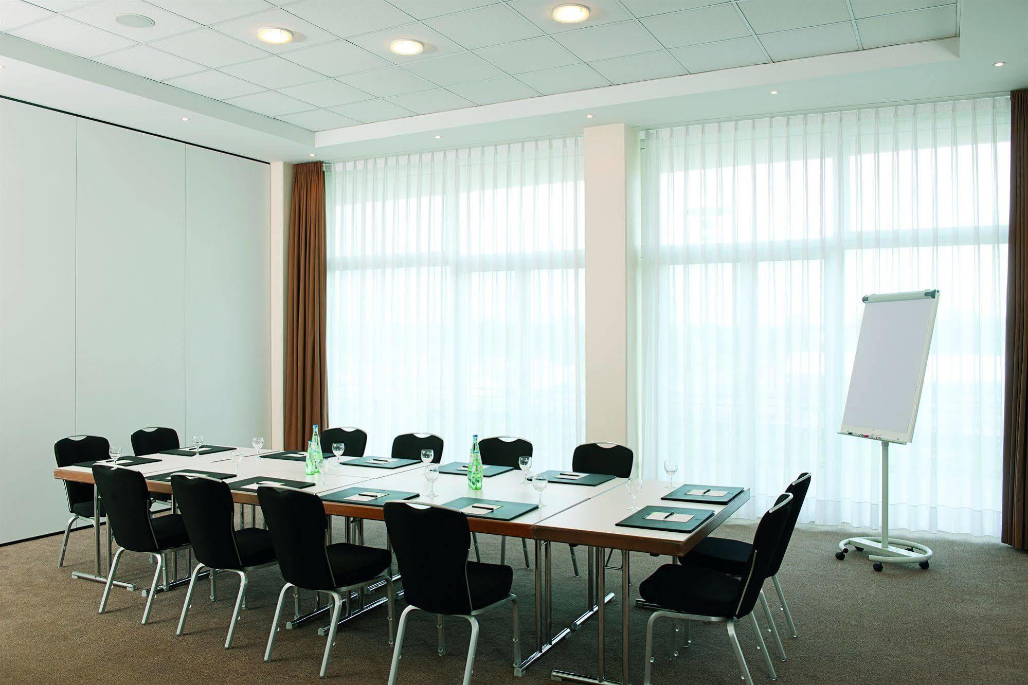 Nh Hamburg Horner Rennbahn Hotel Bagian luar foto
